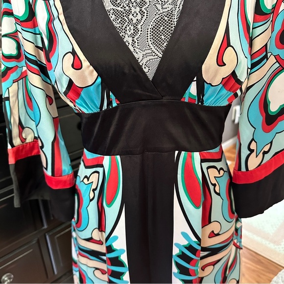 BeBe 100% Silk Graphic V-Neck Dress Size Small - Picture 11 of 16